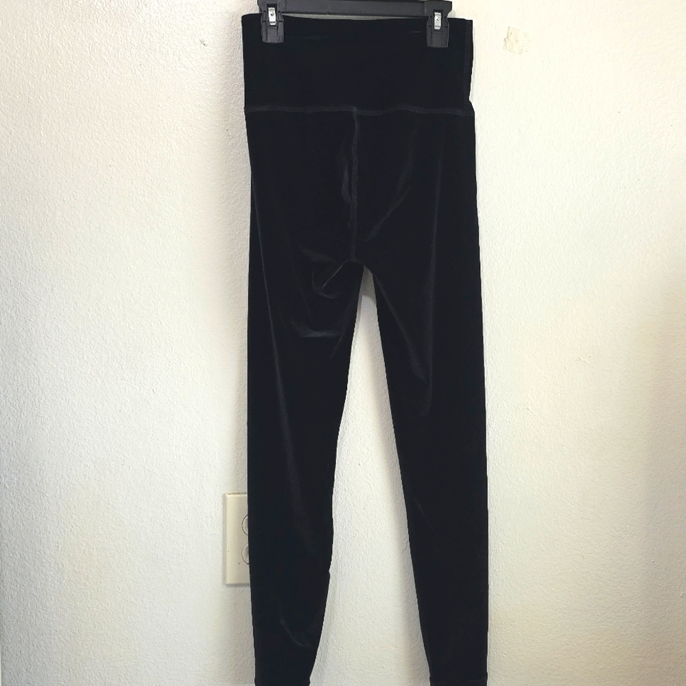 🌸Beyond Yoga Black Velvet Leggings Small‎ - Picture 2 of 10